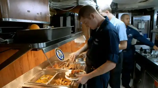 Как несут службу подводники Военно-морского флота США