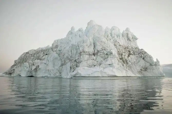 Величественное путешествие айсбергов