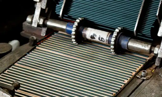 Как делают карандаши из сибирского кедра