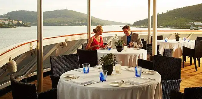 Как путешествовать на круизном лайнере, не выходя из дома