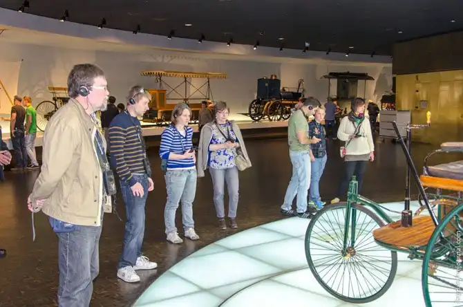 Экскурсия в Музей самодвижущихся экипажей компании Мерседес