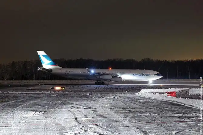 Как обслуживают взлетно-посадочную полосу