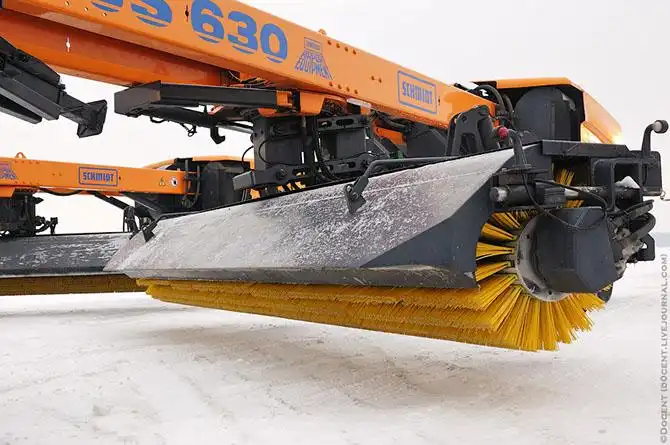 Как обслуживают взлетно-посадочную полосу