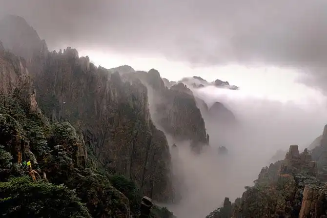 Семь «цветных» географических объектов