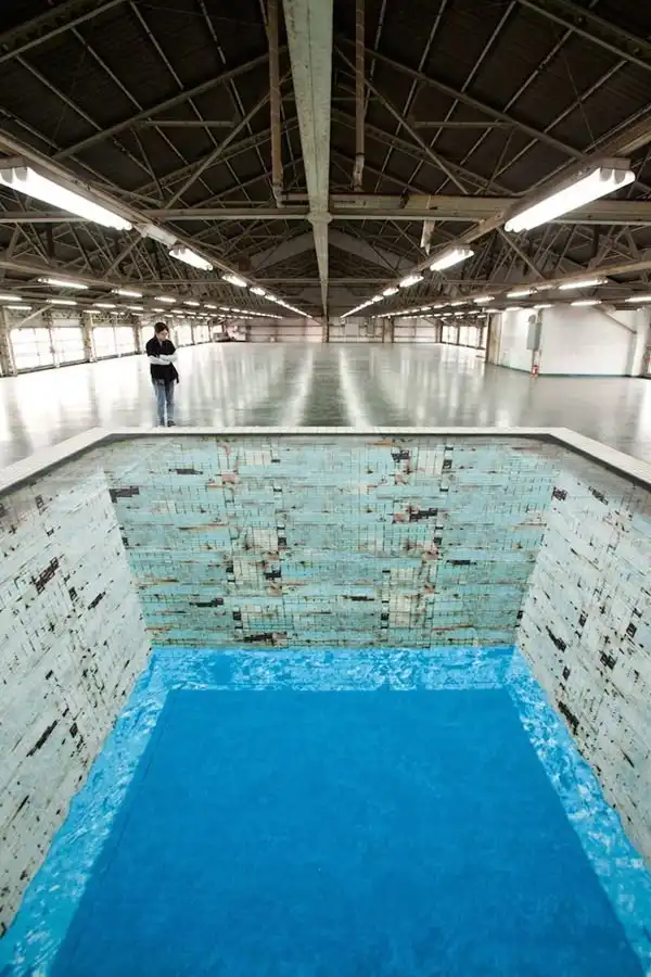 Нарисованный бассейн