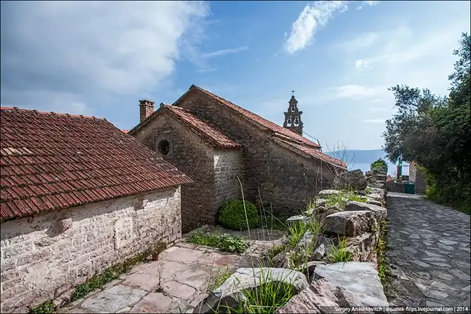 Королевство мертвых стен