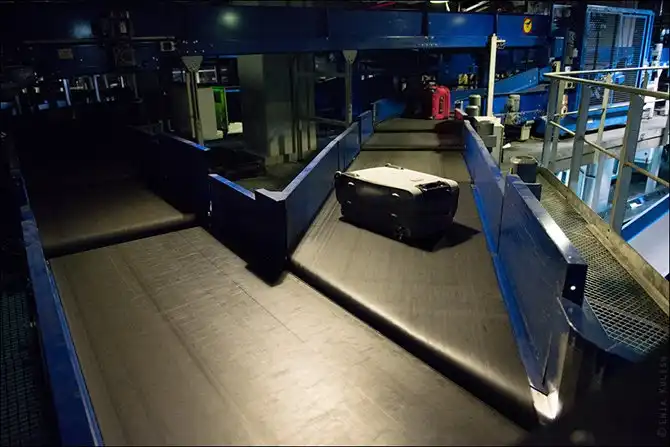 Как сортируют багаж в аэропорту Домодедово