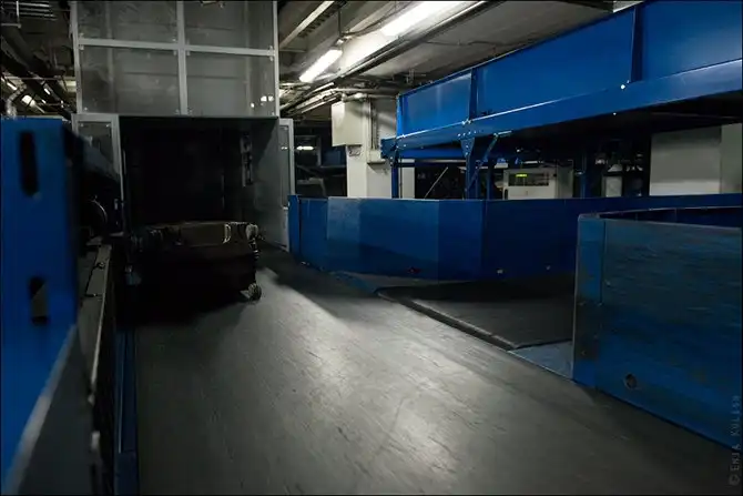 Как сортируют багаж в аэропорту Домодедово