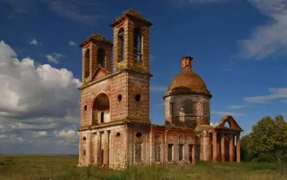 Заброшенные сельские церкви
