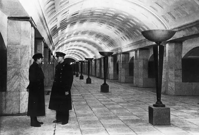 Как выглядело московское метро 80 лет назад