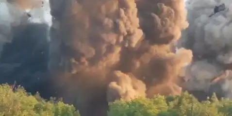 Подрыв автомобильного моста в Горловке