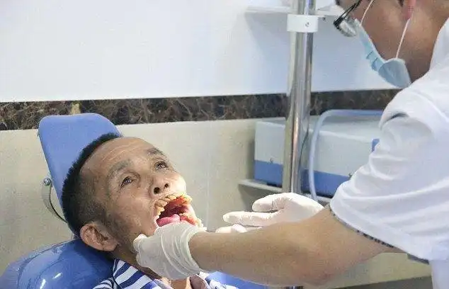 Человек-ромашка