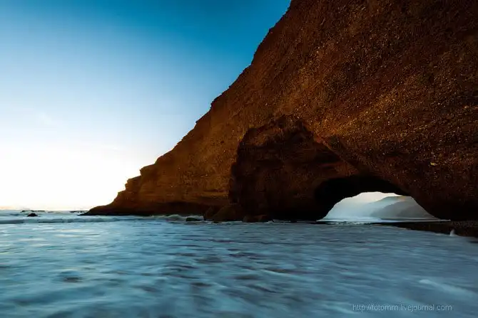 Удивительные глиняно-песчаные арки в Марокко