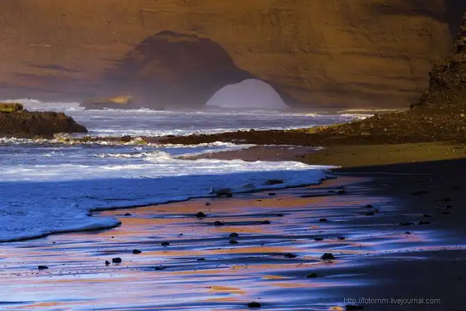 Удивительные глиняно-песчаные арки в Марокко