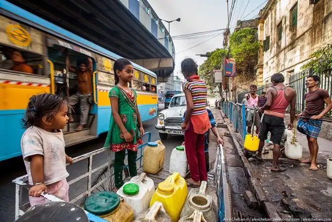 Как проходит утро индийского бездомного