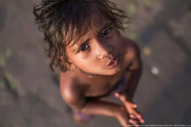 Как проходит утро индийского бездомного