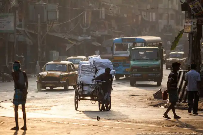 Как проходит утро индийского бездомного