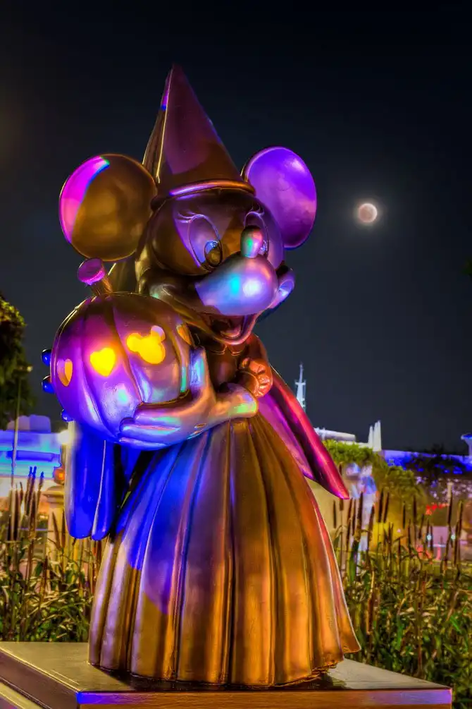 Удивительные развлечения от «Уолта Диснея»