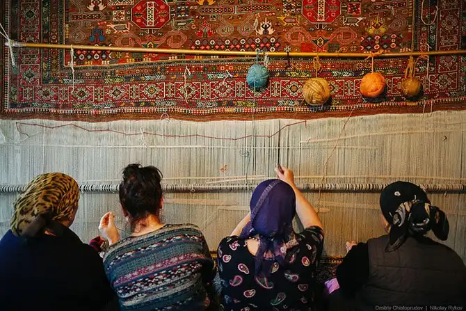 Как в Дагестане ткут ковры