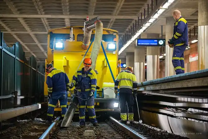 Как проходит ночь в Хельсинском метро