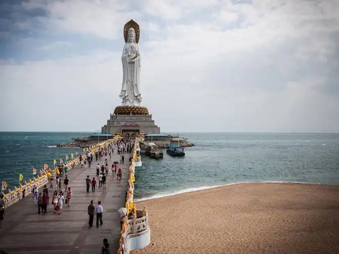 20 колоссальных монументов и статуй по всему миру