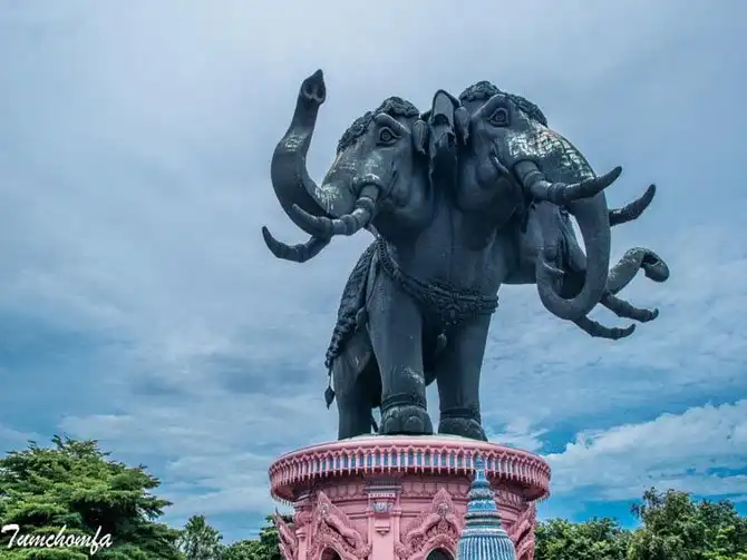 20 колоссальных монументов и статуй по всему миру