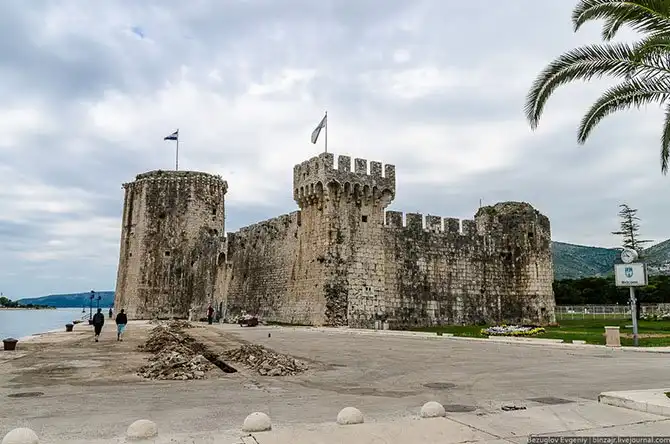 Прогулка по историческому городу в Хорватии