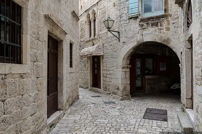 Прогулка по историческому городу в Хорватии