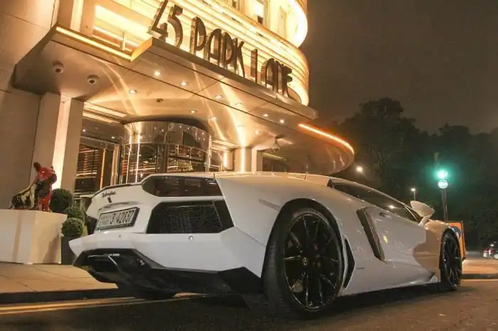 "Парад" супер-каров в Лондоне