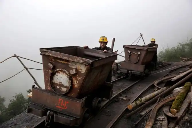 Как работают шахтеры Ирана