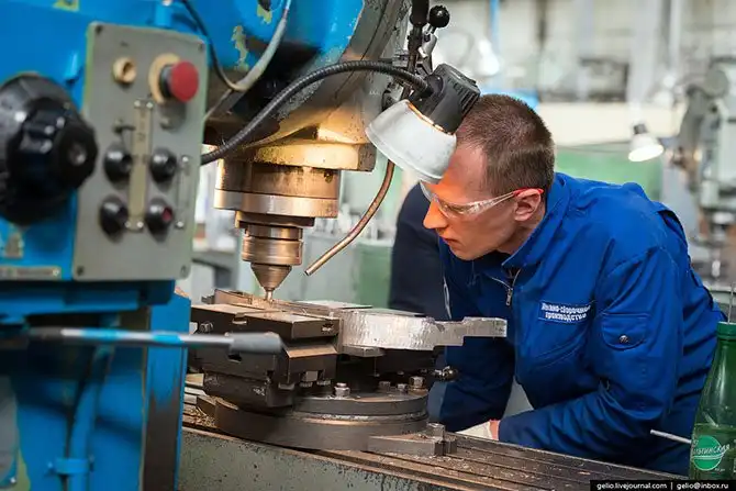 Экскурсия по Иркутскому авиационному заводу