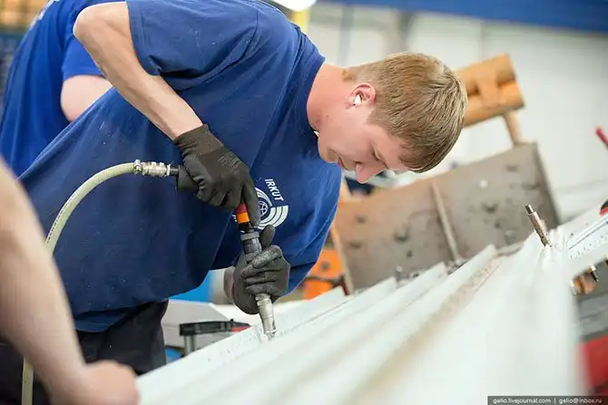 Экскурсия по Иркутскому авиационному заводу