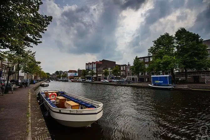 Прогулка по нидерландскому городу каналов
