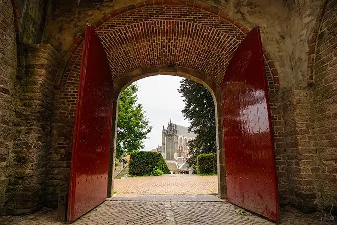 Прогулка по нидерландскому городу каналов