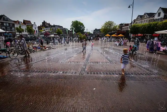 Прогулка по нидерландскому городу каналов