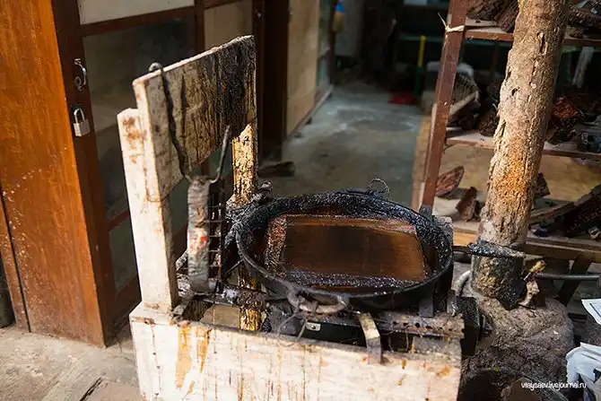 Как делают батик в Индонезии