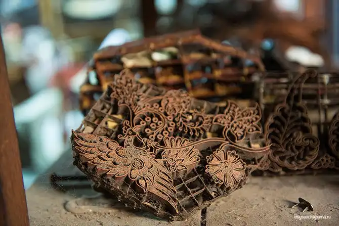 Как делают батик в Индонезии