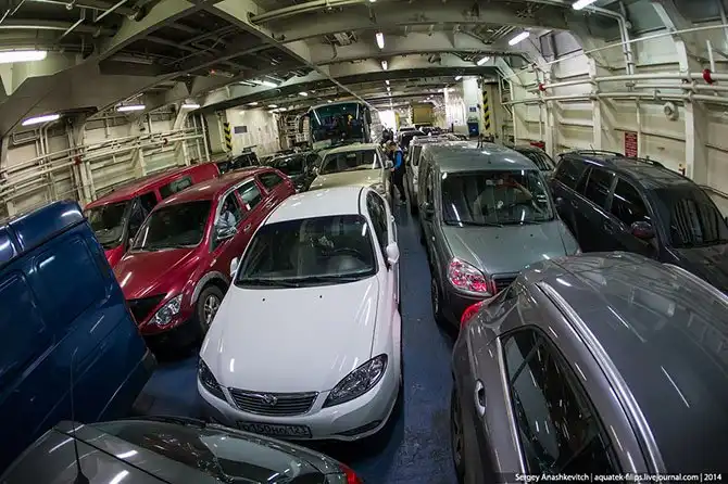 Как работает паром, перевозящий в Крым