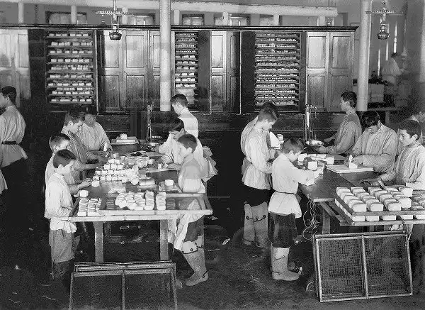 90% подростков в царской России пили водку