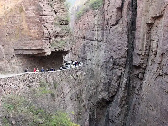 Самые необычные транспортные тоннели