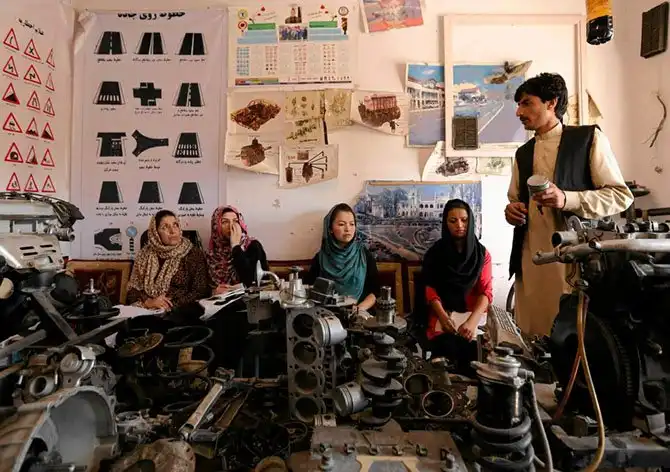 Как получают водительские права в Кабуле