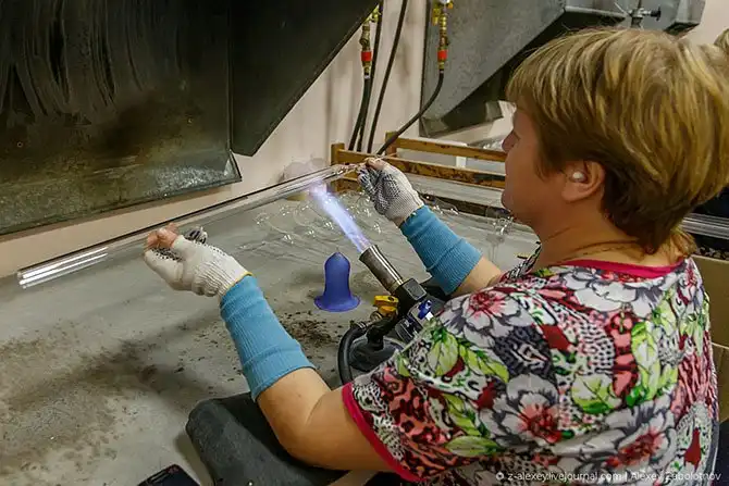 Как делают ёлочные игрушки