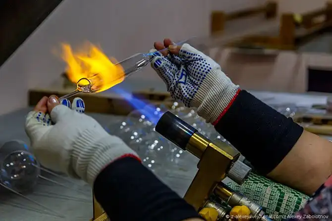 Как делают ёлочные игрушки