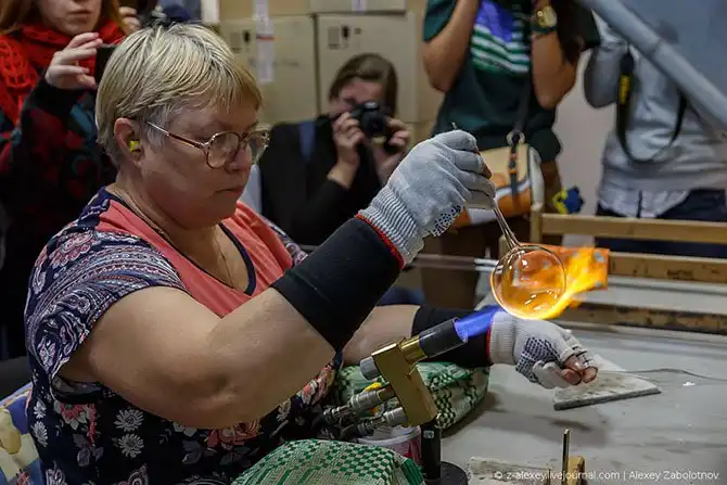 Как делают ёлочные игрушки