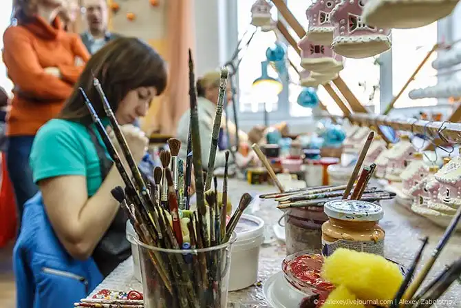 Как делают ёлочные игрушки