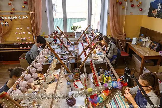Как делают ёлочные игрушки
