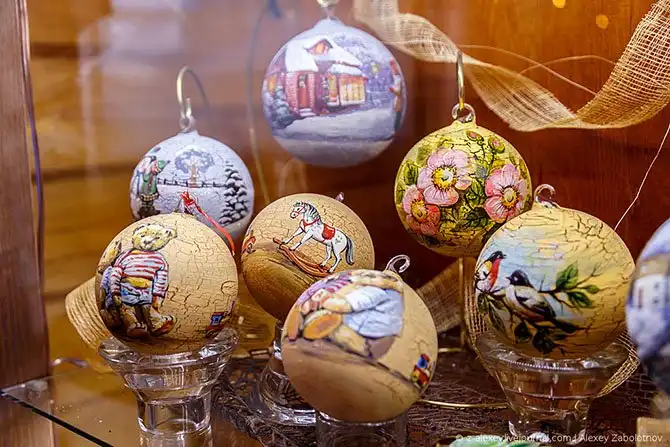 Как делают ёлочные игрушки