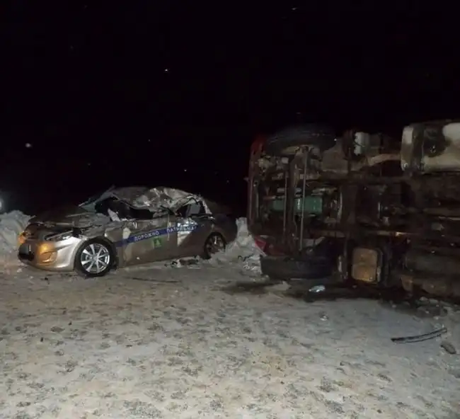 В ХМАО сотрудник ДПС серьезно пострадал, чтобы спасти детей