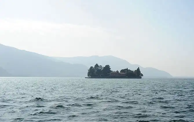Монте-Изола на озере Изео