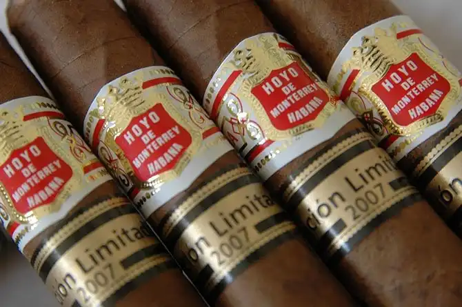 10 курьезных страховых случаев